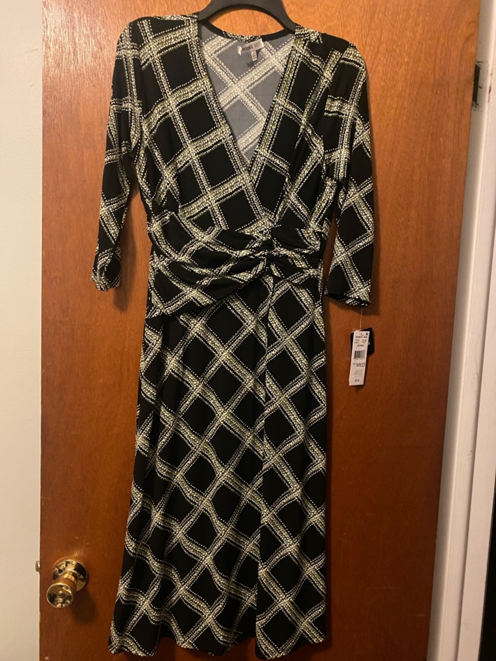 Robbie Bee Black & Cream Geometric Wrap Dress. Medium